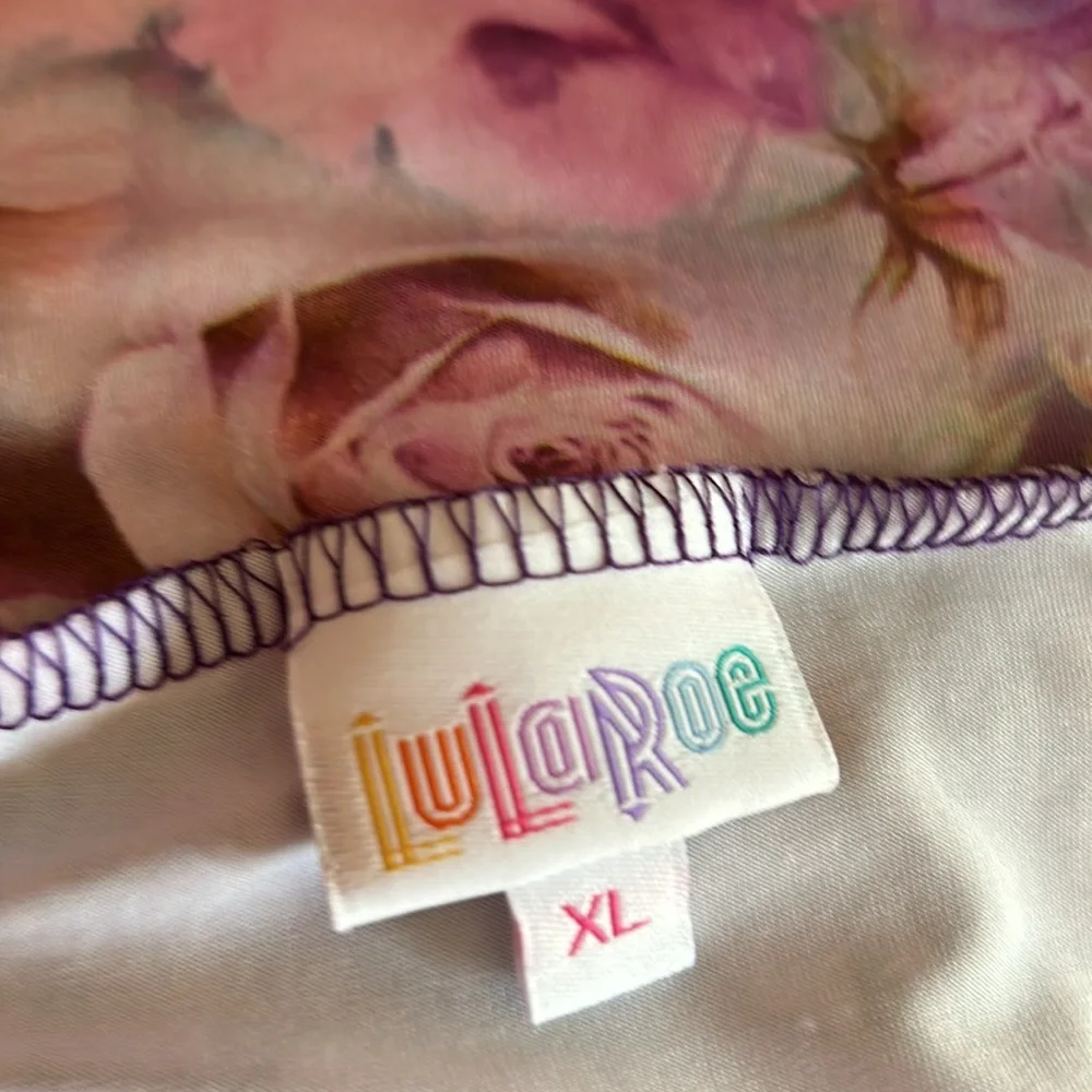 LuLaRoe stunning lightweight floral skirt. EUC. No noted flaws. Just beautiful! - Picture 3 of 7